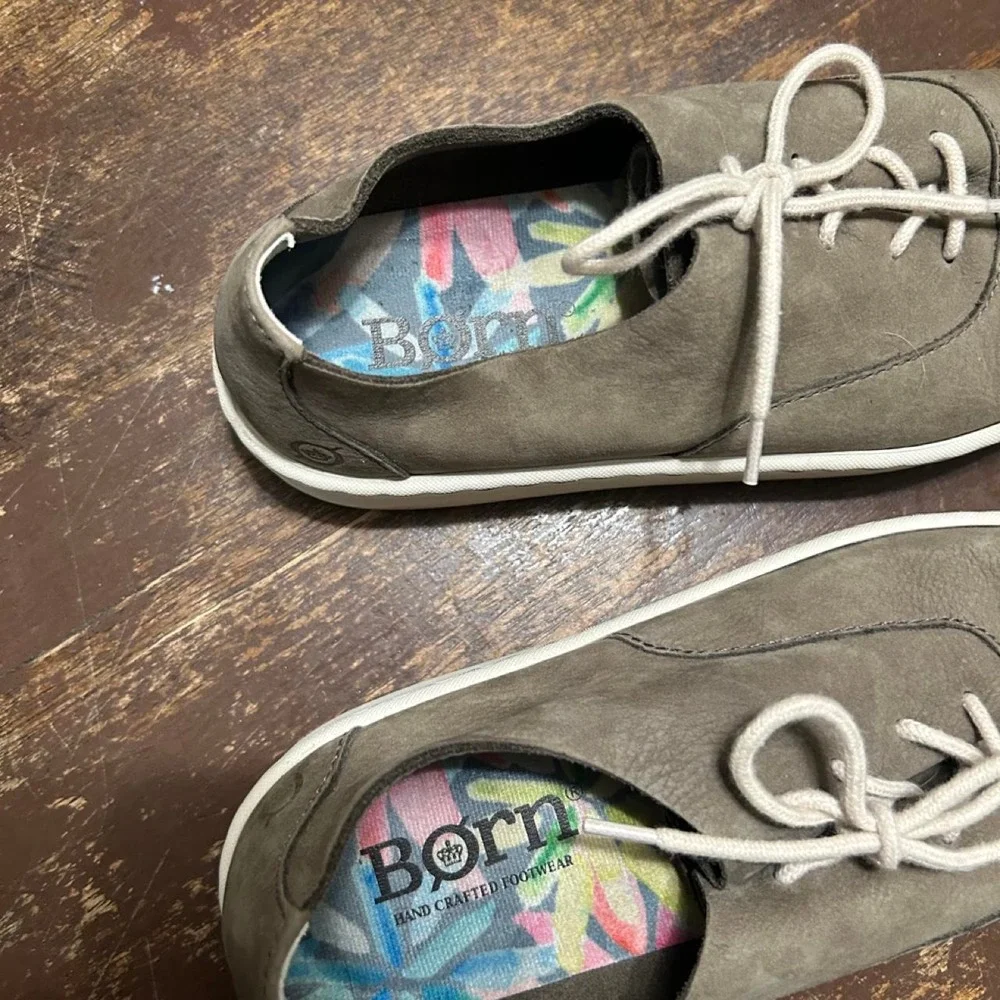 Born crafted footwear olive green size 8